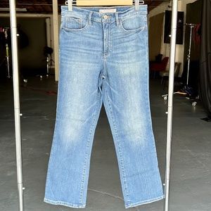 Athleta Crop Flare Jeans - Sculptek